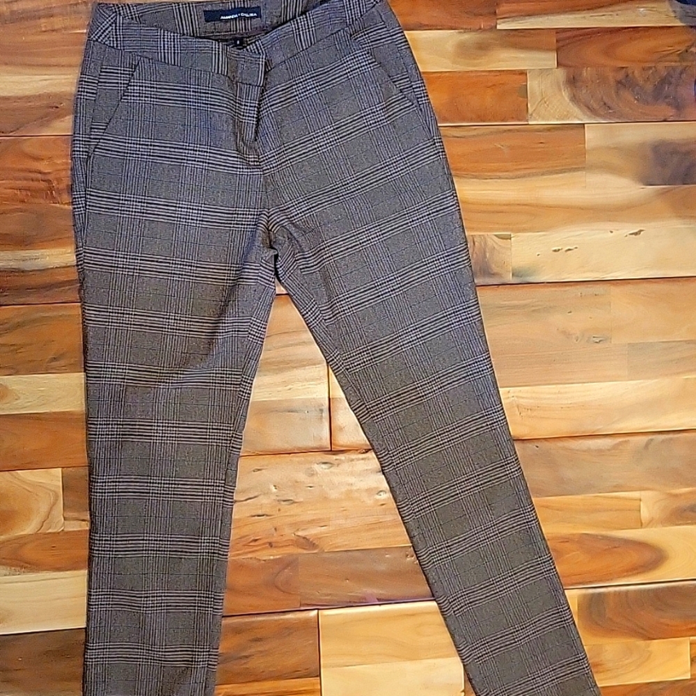 Women's Amanda + Chelsea size 4 brown and blue plaid pants